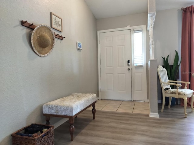 20 Hemlock Trl, Ocala, FL 34472 - foyer featuring light wood finished floors and baseboards