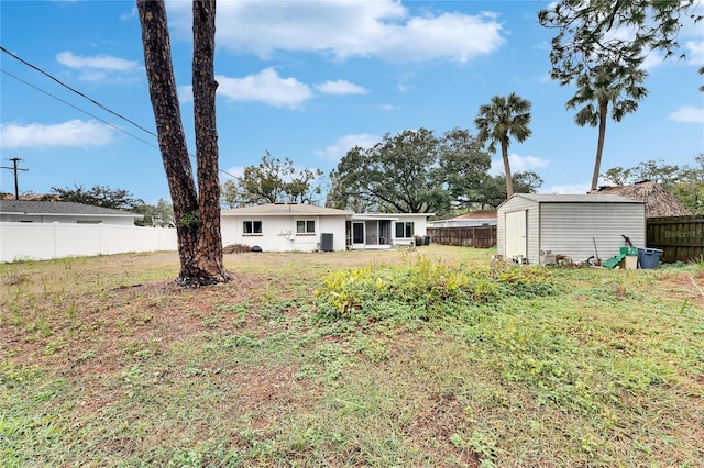 view of yard with a storage shed