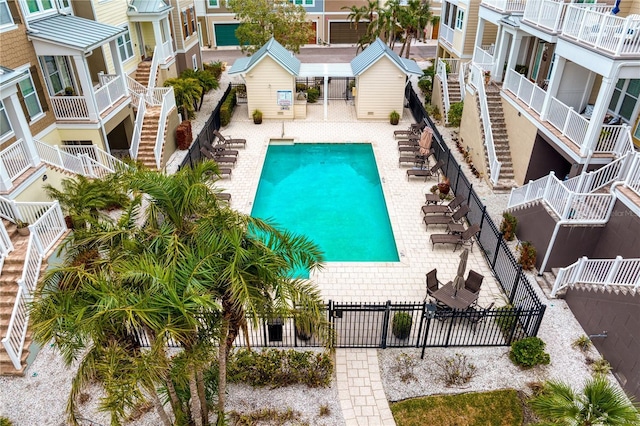 view of swimming pool