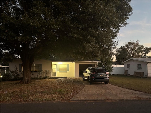 view of front facade featuring a garage