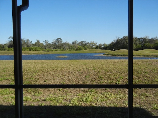 view of yard featuring a water view