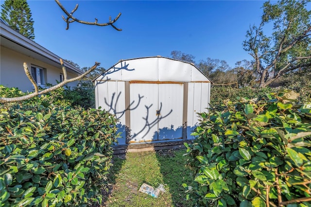 view of outbuilding