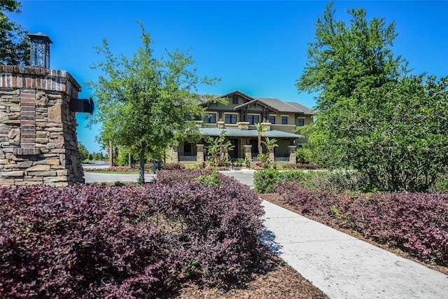 view of front of property