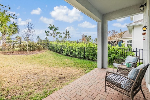 view of yard featuring a patio