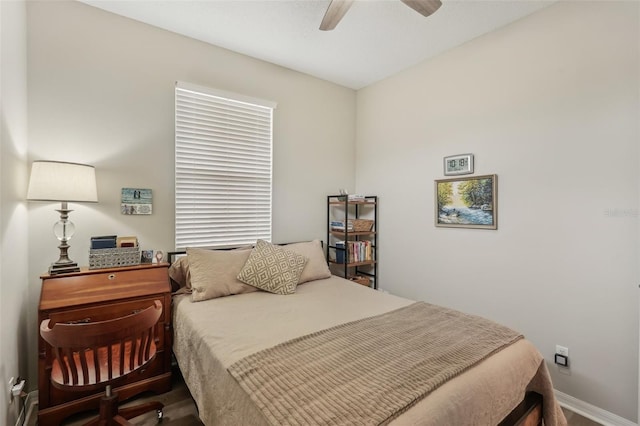 bedroom with ceiling fan