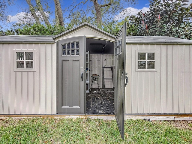 view of outbuilding