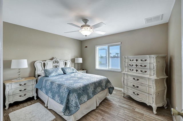 bedroom with ceiling fan