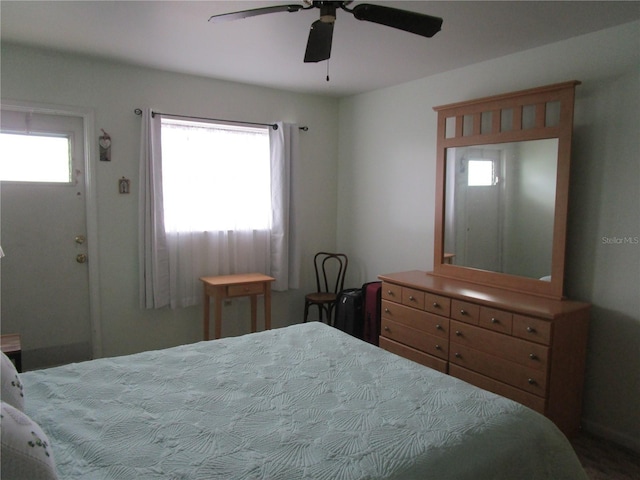 bedroom with ceiling fan