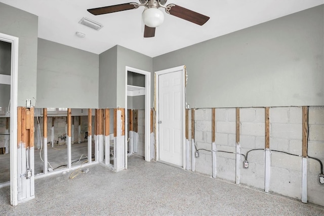 unfurnished room featuring ceiling fan