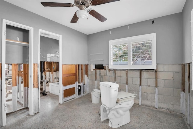 bathroom featuring ceiling fan