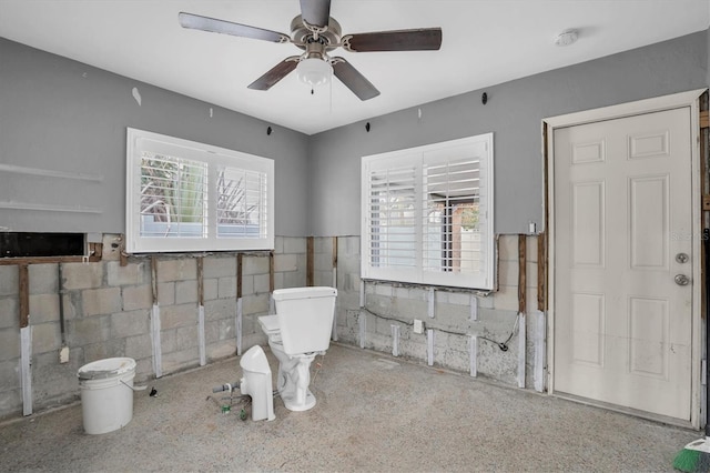 bathroom featuring ceiling fan