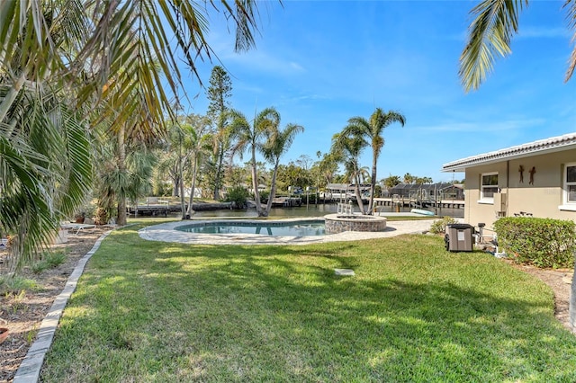 view of yard featuring a water view