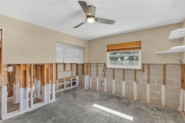 unfurnished room featuring ceiling fan