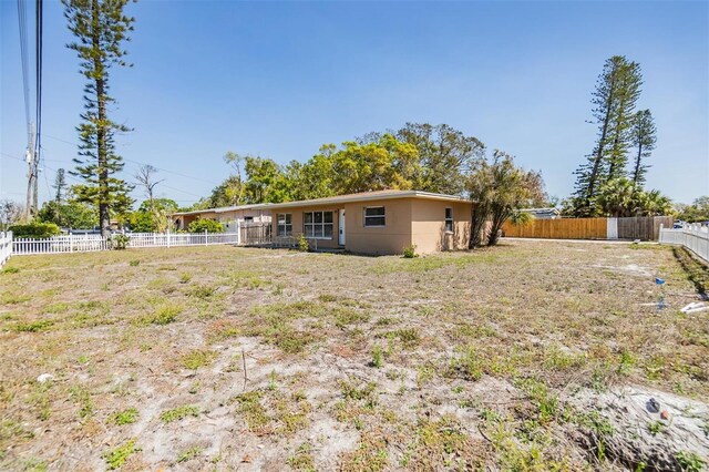 5130 Dr Martin Luther King Jr St S, Saint Petersburg, FL 33705 - view of yard featuring a fenced backyard