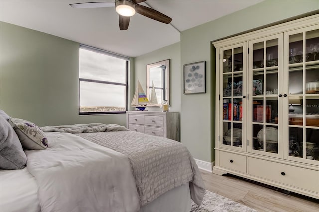 bedroom featuring ceiling fan