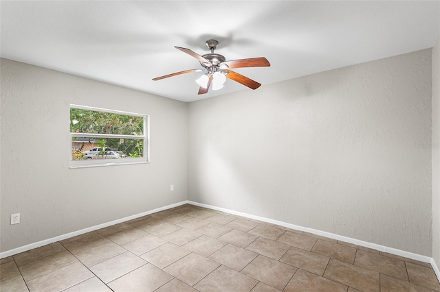 empty room with ceiling fan