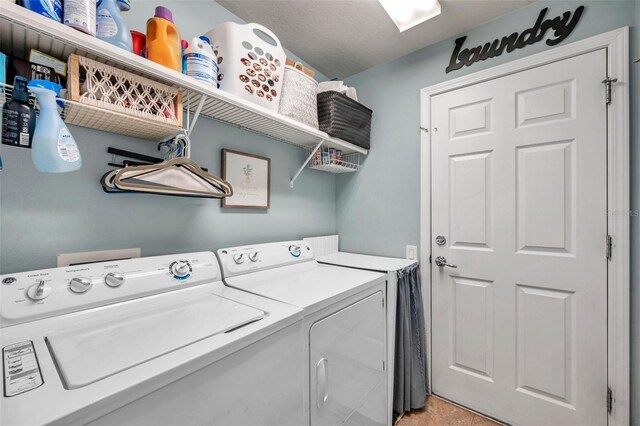 5720 107th Ter E, Parrish, FL 34219 - laundry room with independent washer and dryer