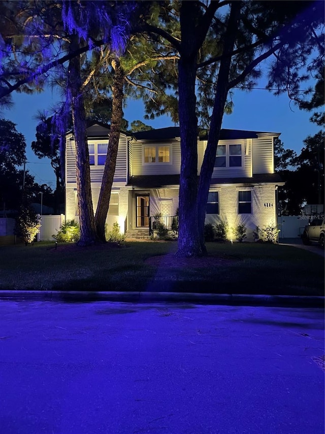 view of front facade