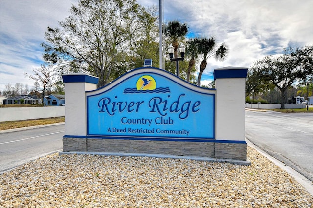 view of community / neighborhood sign