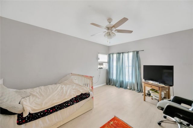 bedroom featuring ceiling fan