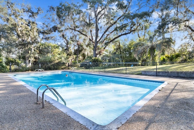 view of swimming pool