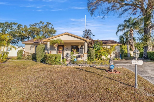 view of front of property with a front lawn