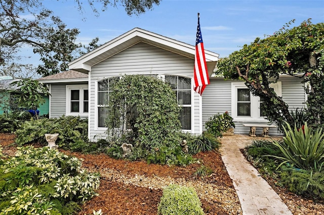 view of front of property