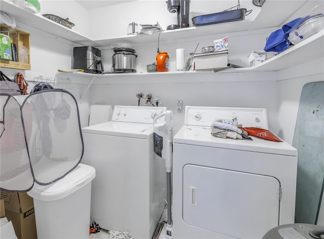 laundry area featuring washer and clothes dryer