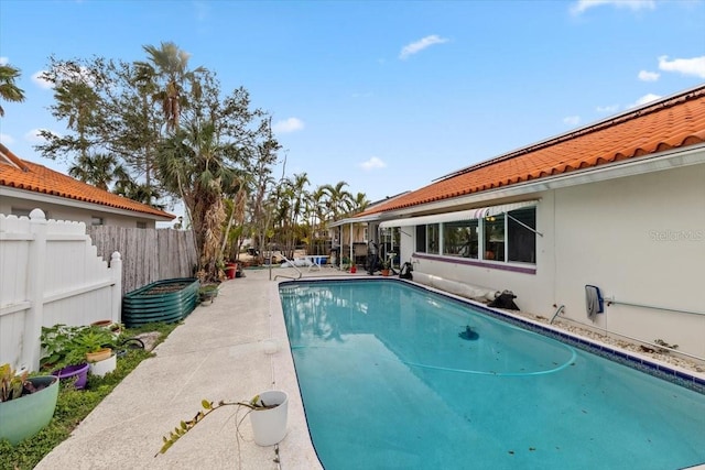 view of swimming pool