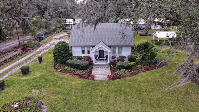 view of front of property with a front yard