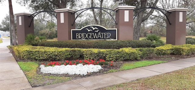 view of community / neighborhood sign