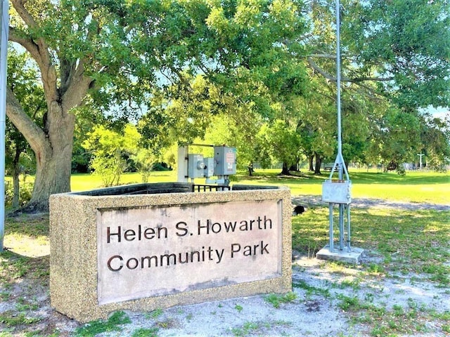 view of community / neighborhood sign