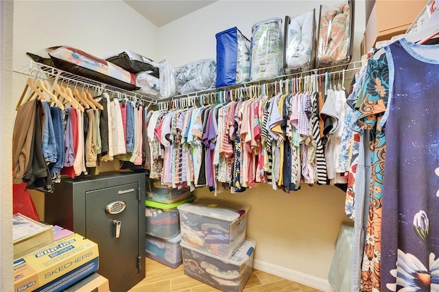 view of spacious closet