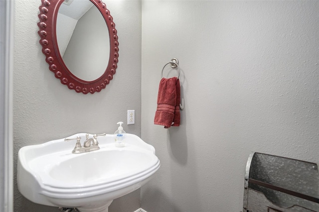 bathroom featuring sink