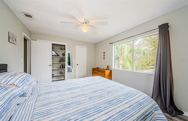 bedroom featuring ceiling fan