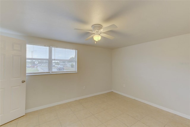 empty room with ceiling fan