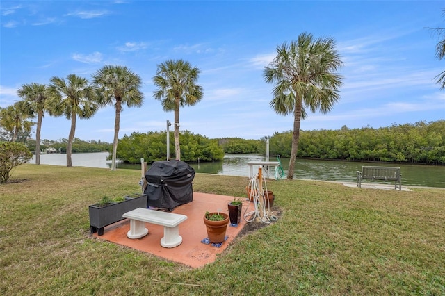 view of yard with a water view