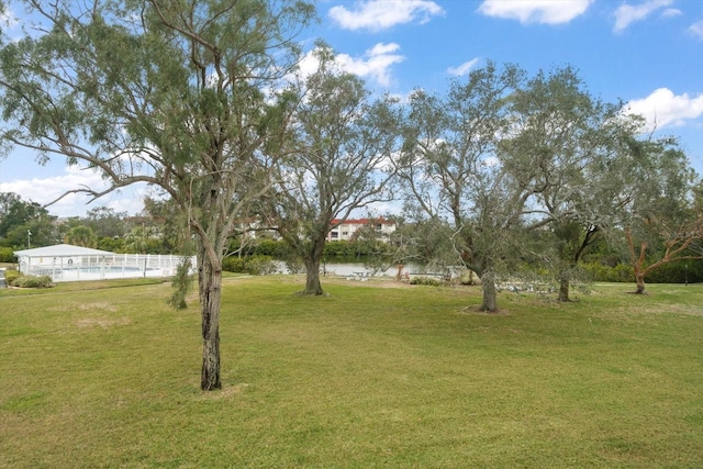 view of yard featuring a water view