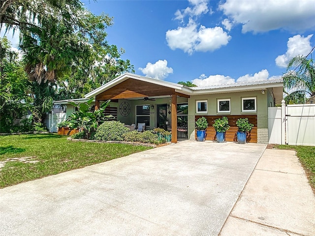 view of front of property with a front lawn