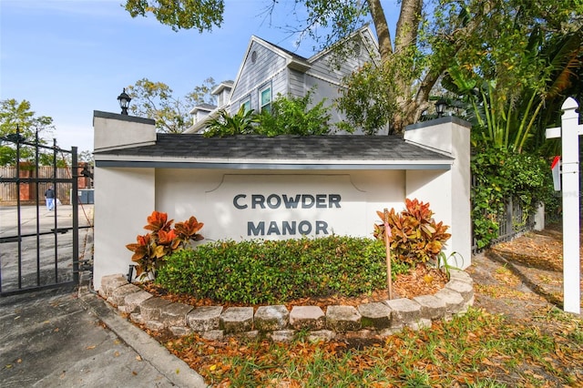 view of community / neighborhood sign