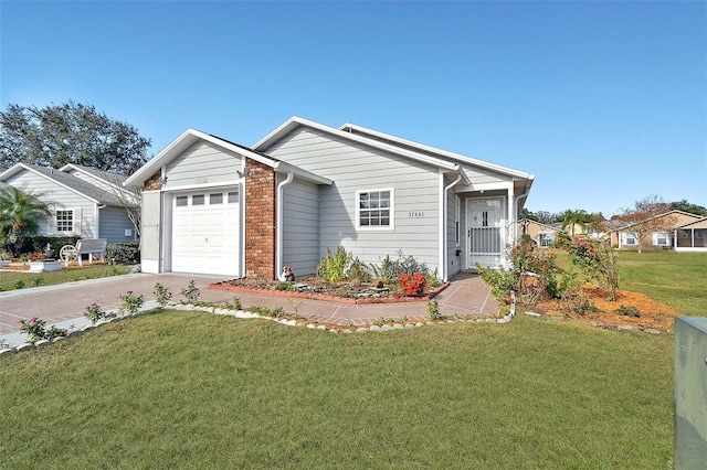 37401 Wedgewood Dr, Zephyrhills, FL 33542 - photo 1