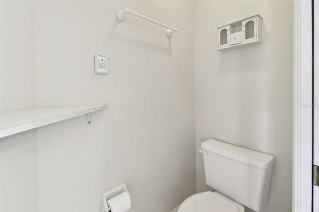 37401 Wedgewood Dr, Zephyrhills, FL 33542 - photo 21