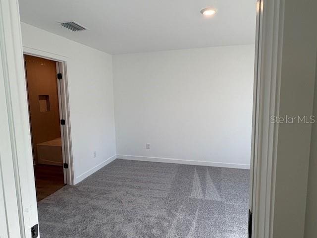 empty room with carpet