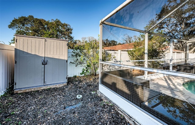 view of yard with a swimming pool