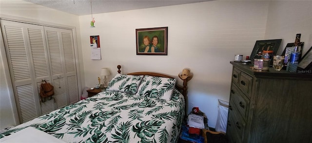 bedroom featuring a closet