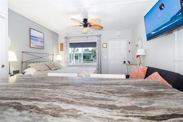 bedroom with ceiling fan