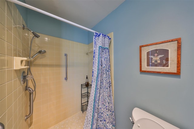 bathroom with curtained shower