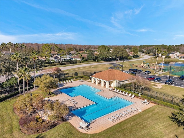 view of swimming pool