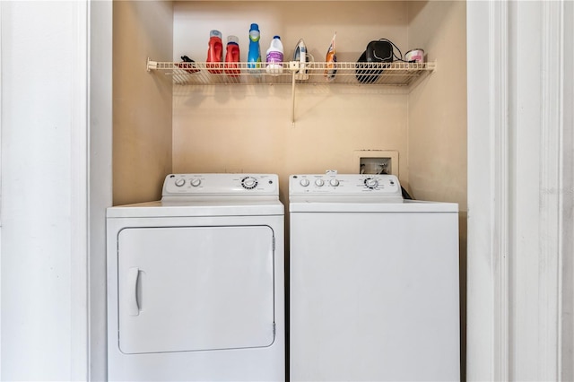 1400 Gandy Blvd N Unit 506, Saint Petersburg, FL 33702 - washroom with washing machine and dryer