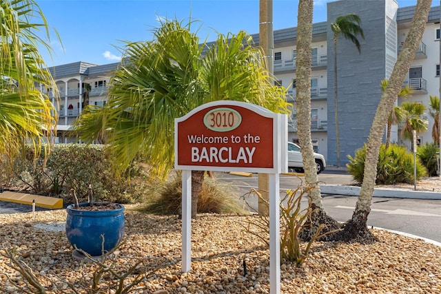 view of community / neighborhood sign